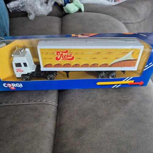 Corgi superhauler volvo - corgi,